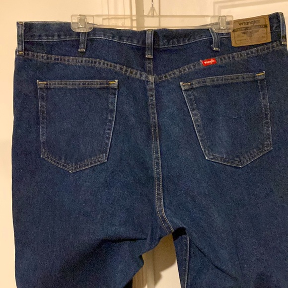 Men’s dark blue wrangler jeans..relaxed fit - Picture 3 of 7